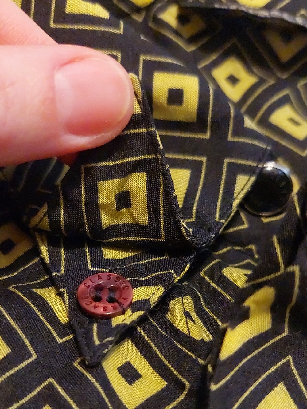 Retro Versace Classic Button-Up - Picture 3 of 7